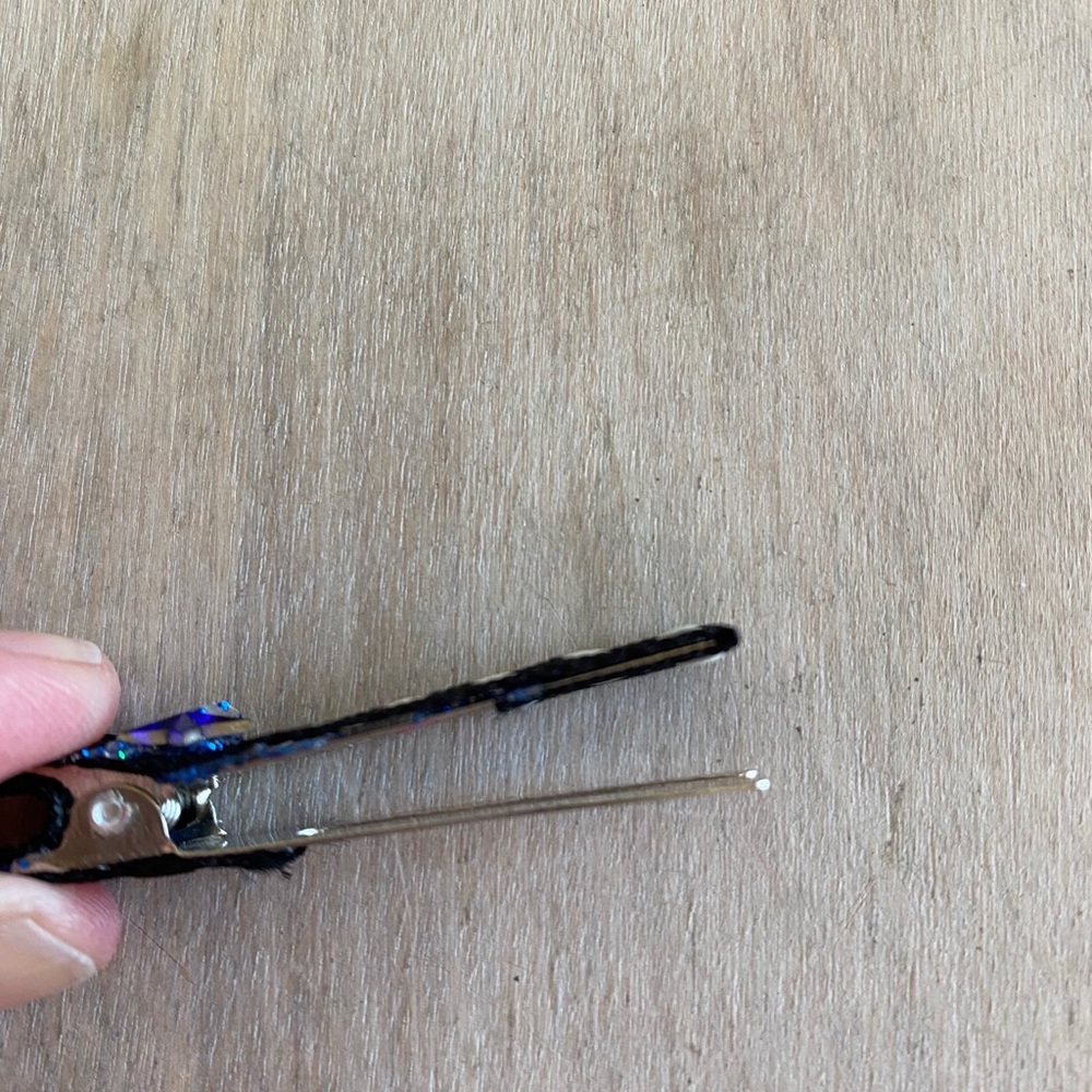 Hair Clips - Picture 2 of 4
